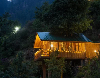 Magnificent Treehouse in Tandi