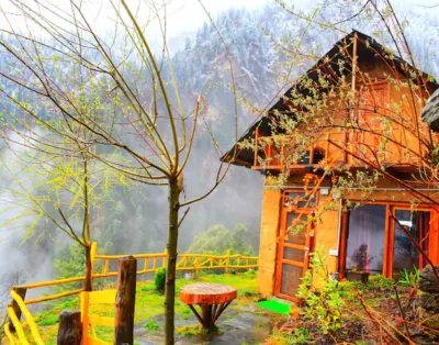 Whispering Pines Cottages in Tandi