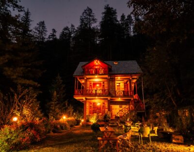 Premium Rooms – Doghari Chalets Jibhi at Kullu, Himachal Pradesh