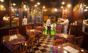 A Community of Quiet Rituals: Finding “Sukoon Ke Pal” in Mumbai’s Irani Cafes