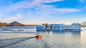 The Lake’s Reflection: Finding “Sukoon Ke Pal” in Udaipur